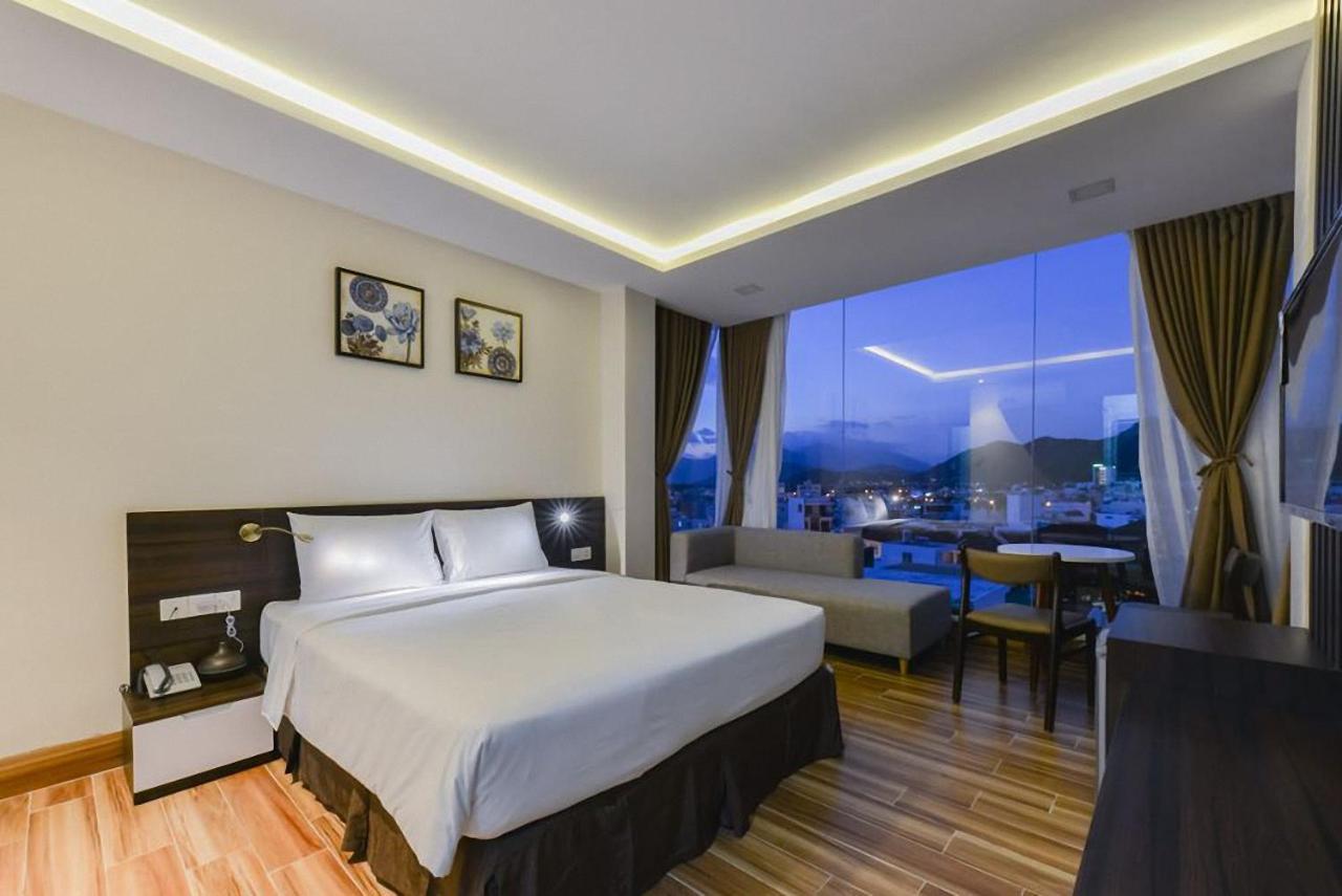 Yen Vang Hotel & Apartment Нячанг Екстер'єр фото